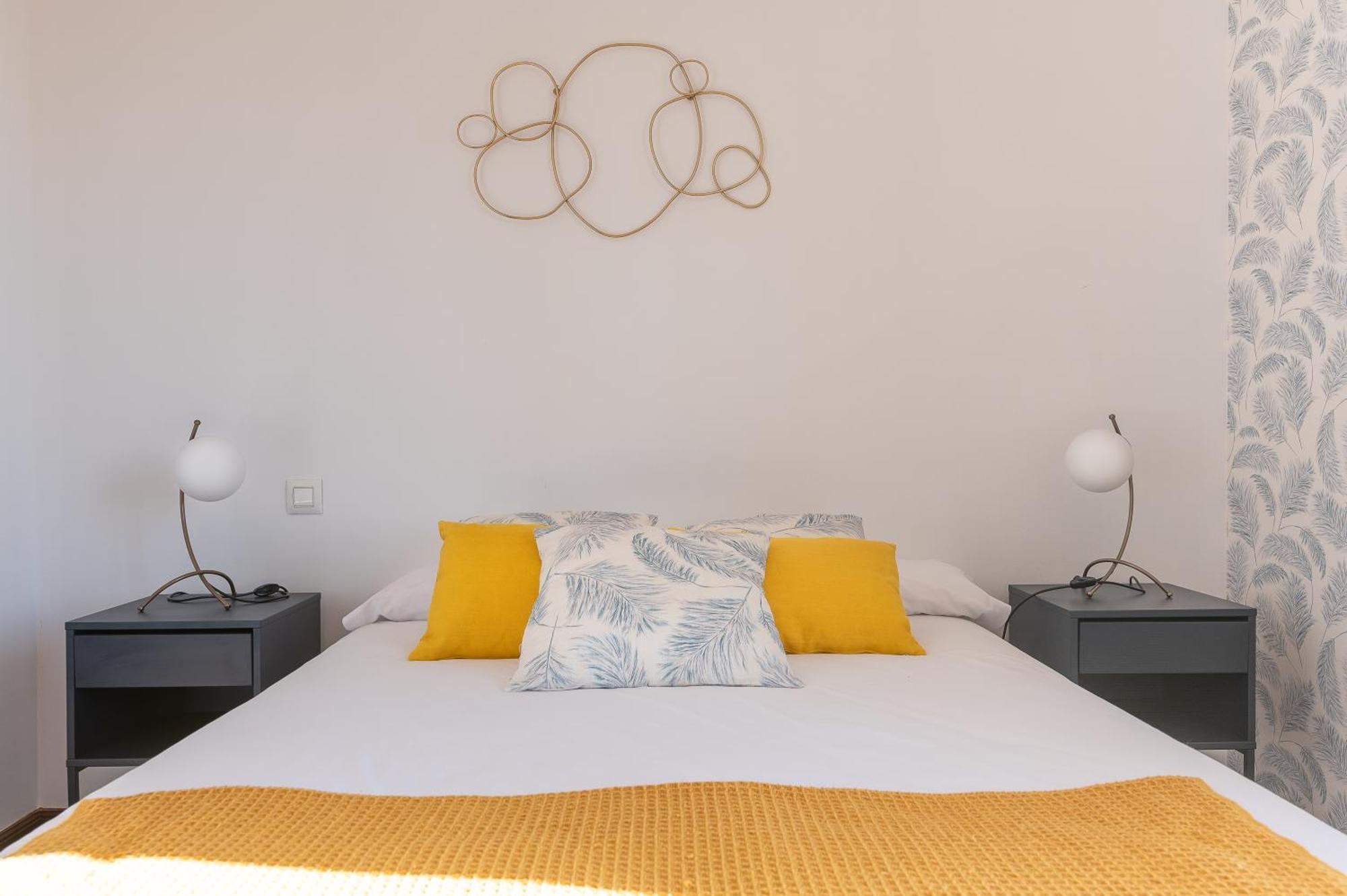 Apartamento En El Corazon De La Ciudad Junto A Las Estaciones Сантандер Екстериор снимка